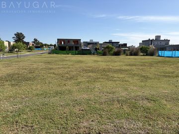 Venta Lote en esquina  - Barrio Santa Elisa / Pilar del Este