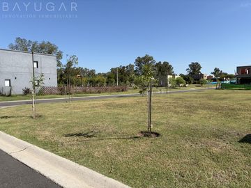 Venta Lote en esquina  - Barrio Santa Elisa / Pilar del Este