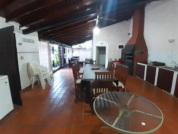 CASA 4 AMBIENTES PILETA QUINCHO PARQUE TORTUGUITAS