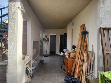 Venta 4 ambientes con piscina y parrilla en Bernal