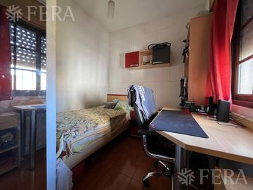 Venta casa 5 ambientes con cochera en Wilde