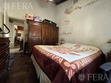 Venta casa 5 ambientes con cochera en Wilde