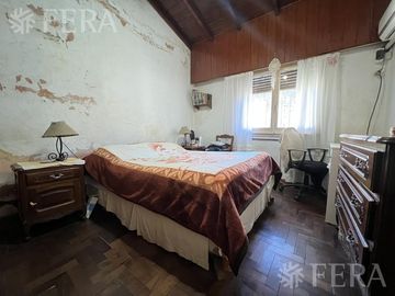 Venta casa 5 ambientes con cochera en Wilde