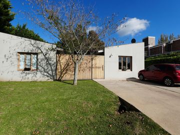 VENTA CASA 4 AMBIERTES BARRIO CARDALES VILLAGE