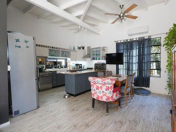 VENTA CASA 4 AMBIERTES BARRIO CARDALES VILLAGE
