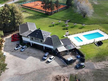 VENTA CASA 4 AMBIERTES BARRIO CARDALES VILLAGE