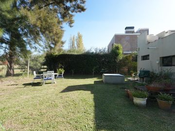 VENTA CASA 4 AMBIERTES BARRIO CARDALES VILLAGE