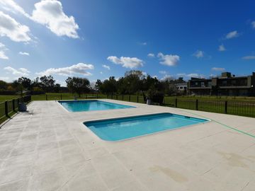 VENTA CASA 4 AMBIERTES BARRIO CARDALES VILLAGE