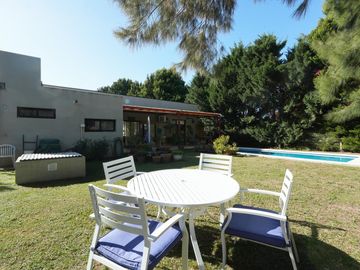 VENTA CASA 4 AMBIERTES BARRIO CARDALES VILLAGE