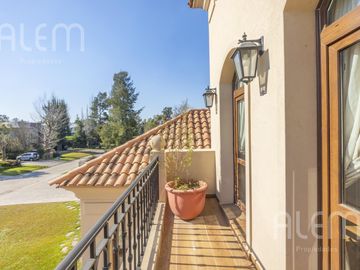 Casa en venta en Canning | Saint Thomas Este