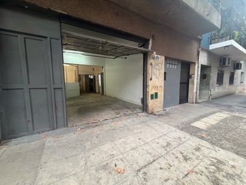 Depósito con local a la calle y cochera | 200 m² | Villa Crespo