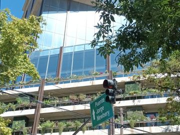 Excelente Oficina en  Edificio Qiub