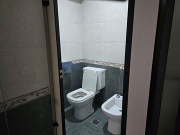 Oficina de 4 ambientes en alquiler en Recoleta