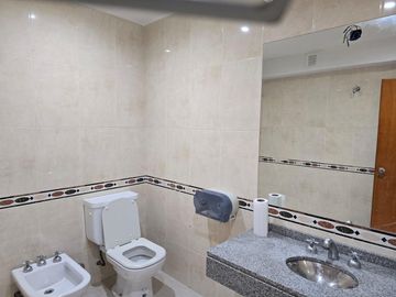 Oficina de 4 ambientes en alquiler en Recoleta