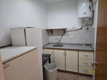 Oficina de 4 ambientes en alquiler en Recoleta