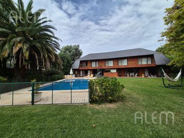 Importante Casa en venta en El Ombu