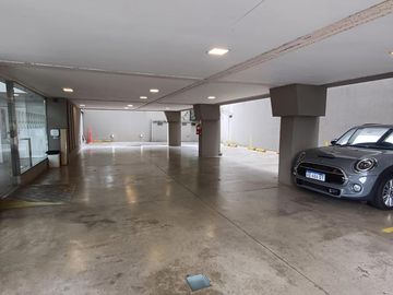 Piso de oficina   terraza en alquiler, Vicente López.