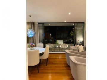 Chico Reservado Maravilloso Apartamento con Balcón 164 m2