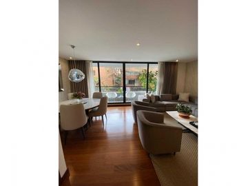 Chico Reservado Maravilloso Apartamento con Balcón 164 m2