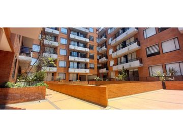 Aparta estudio amoblado con balcón en Chapinero Alto