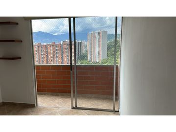ARRIENDO APARTAMENTO EN LA LOMA DE LOS BERNAL 73mts