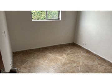 ARRIENDO APARTAMENTO EN LA LOMA DE LOS BERNAL 73mts