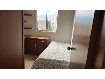 ARRIENDO APARTAMENTO EN LA LOMA DE LOS BERNAL 73mts