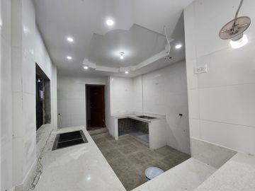 Casa de 3 Niveles en Hato Pintado con Piscina en Venta - LH