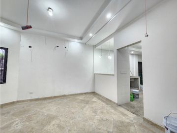 Casa de 3 Niveles en Hato Pintado con Piscina en Venta - LH