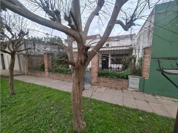 CASA AMERICANA (OPCIÓN TERRENO LINDERO) EN VENTA. ITUZAINGO NORTE