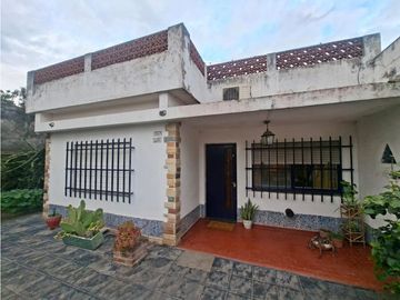 CASA AMERICANA (OPCIÓN TERRENO LINDERO) EN VENTA. ITUZAINGO NORTE