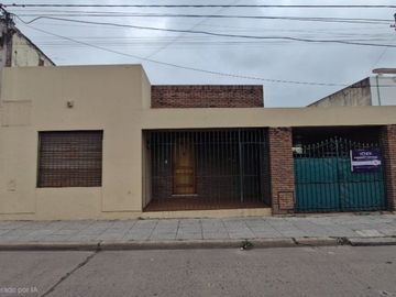 Casa en venta en Lujan Centro