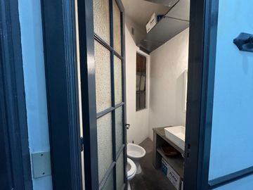 Consultorio 2 Ambientes En Microcentro - Venta