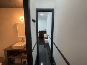 Consultorio 2 Ambientes En Microcentro - Venta