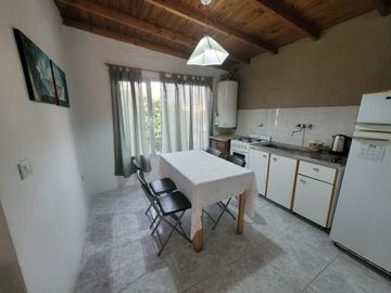 VENTA CASA 3 DORM. C/DEPTO - AV. BALBIN, TANDI