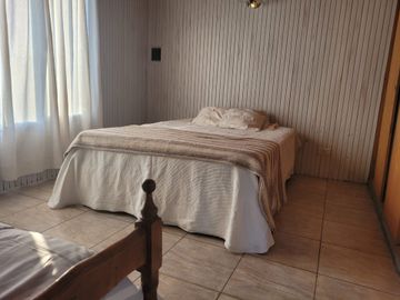 VENTA CASA 3 DORM. C/DEPTO - AV. BALBIN, TANDI