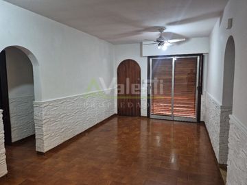 Casa en alquiler en Parque Quirno