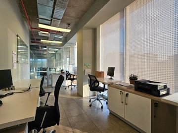 VENTA OFICINA VITACURA 5D+2B+4EST+1BOD 158M2 MT L7