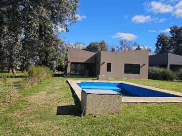 Casa en venta en Las Praderas de Lujan