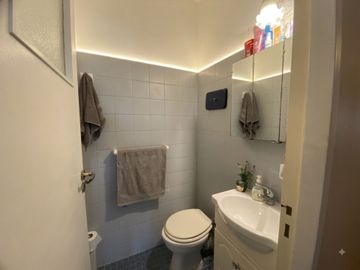 Departamento 4 amb. en venta en Flores  luminoso