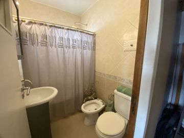 Departamento 4 amb. en venta en Flores  luminoso