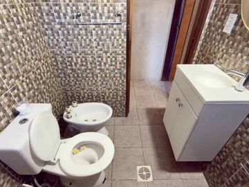 CASA + 2 DEPARTAMENTOS en BLOCK VENTA SAN VICENTE