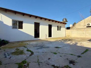CASA + 2 DEPARTAMENTOS en BLOCK VENTA SAN VICENTE
