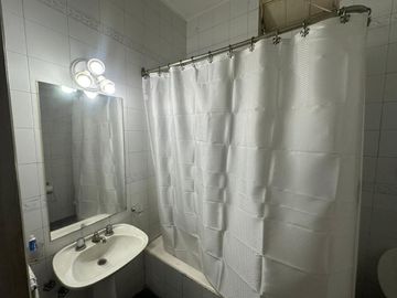 CASA 5 AMBIENTES EN VENTA ADROGUE PILETA Y PARQUE
