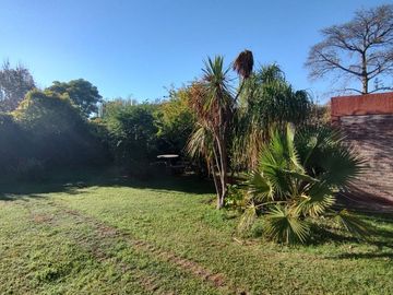 CASA 5 AMBIENTES EN VENTA ADROGUE PILETA Y PARQUE