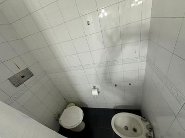 CASA 5 AMBIENTES EN VENTA ADROGUE PILETA Y PARQUE