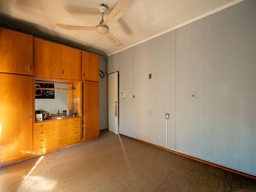 CASA EN VENTA 3 DORMITORIOS BARRIO INDUSTRIAL