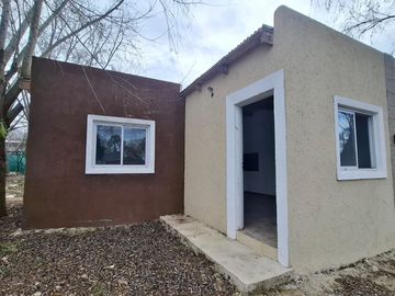 Venta casa 1 dormitorio a estrenar en Tanti