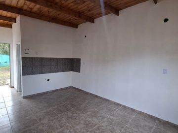 Venta casa 1 dormitorio a estrenar en Tanti