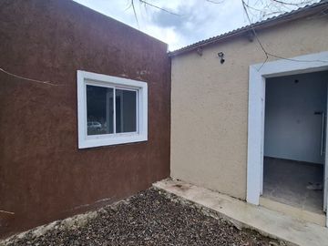 Venta casa 1 dormitorio a estrenar en Tanti